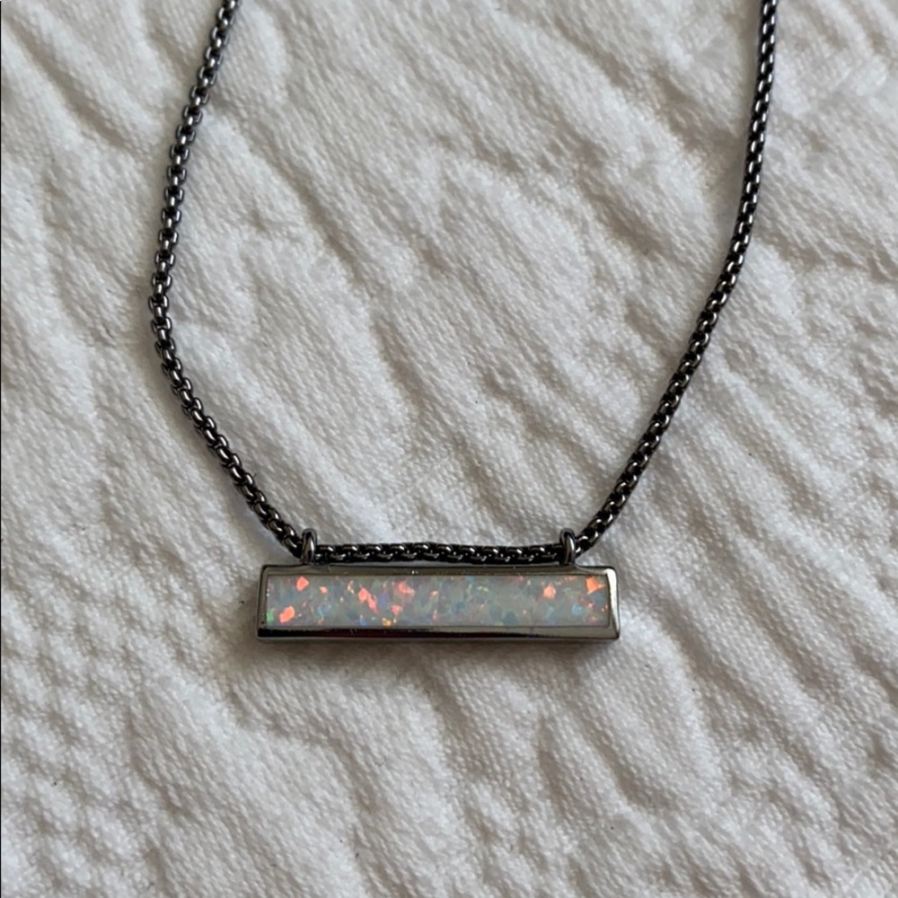 Kendra Scott Mackenzie Necklace - Picture 3 of 9